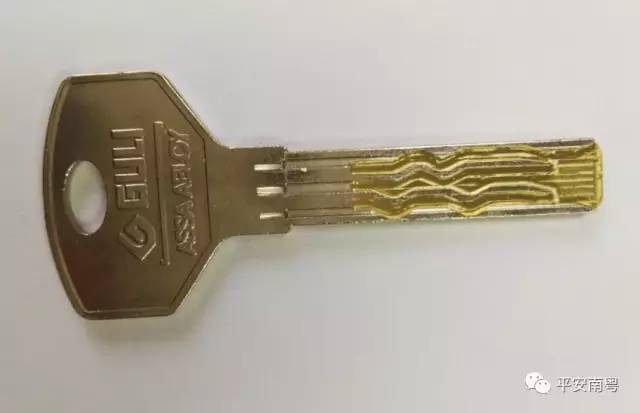 3vqV-fyetwsm1925910.jpg