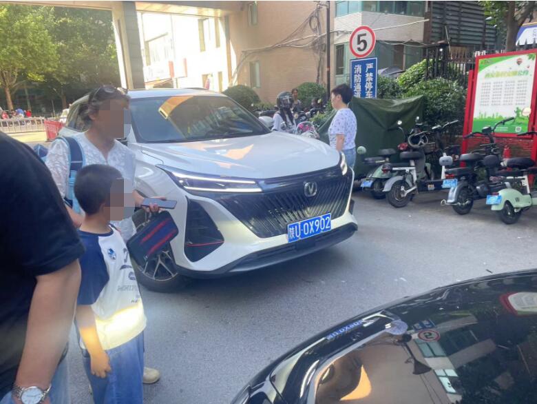 物业东门往进放车记录2.jpg